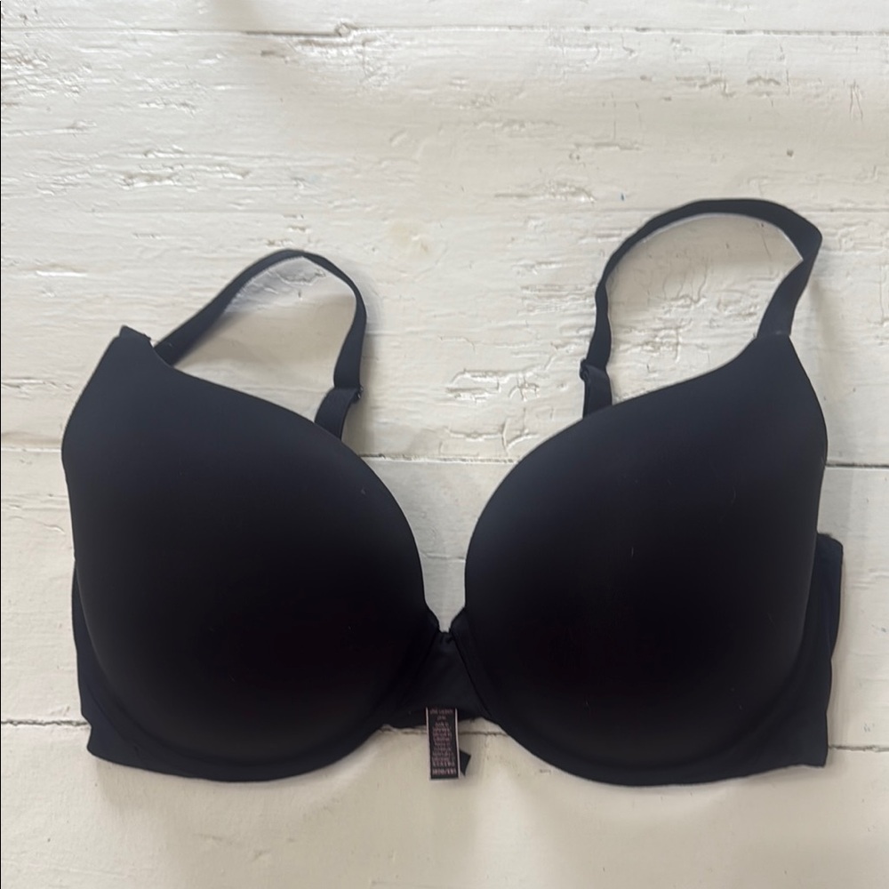 Victoria's Secret Body by Victoria 38DD Black T-Shirt Bra push up